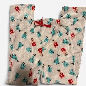 Cozy Kids Pajamas with Festive Print